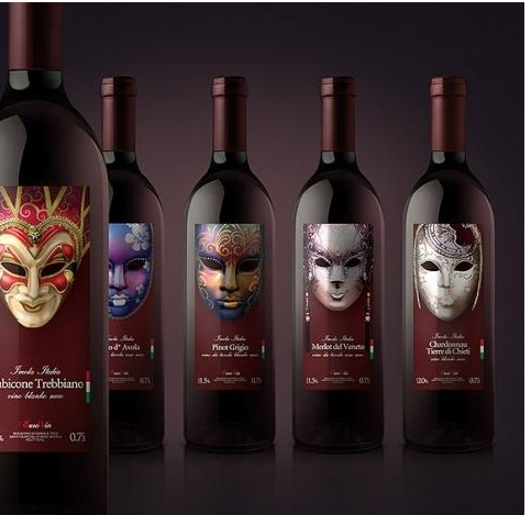 独特面具的葡萄酒酒标包装设计.png